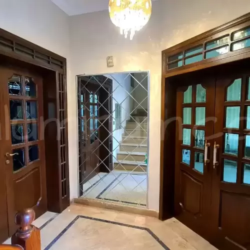 artistic mirror walls in pakistan